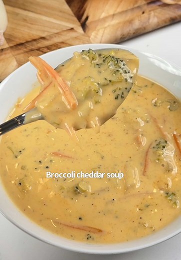 Easy Slow Cooker Broccoli Cheddar Soup Recipe