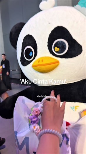 ‘Aku Cinta Kamu’ from Lunar, Muvmuv & Any 🥹 #LUNAR #MUVMUV #ANY #blushblossomfanfest #BBFanfest2026D2