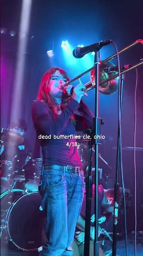 dead butterflies concert 4/18 🖤