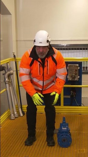 Manual handling tip: If you’re twisting, you’re doing it wrong.