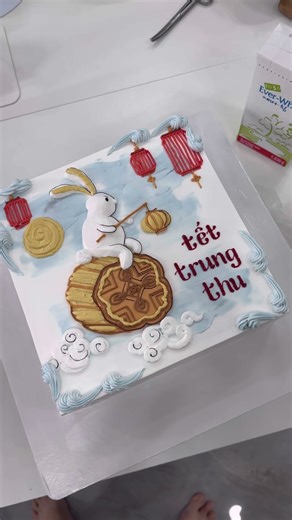 This cake with the adorable bunny design is absolutely gorgeous! / #caketv #cakedecorating
