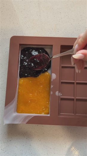 Joyce Chun on Instagram: "how i made my fruit jam for my wax candy!! super simple: 1. add fruit of your choice to a pot 2. add 1/2 cup of water 3. add 1/2 honey or any sweetener 4. simmer until reduced to jam consistency 5. keep it in the fridge overnight! #waxcandy #waxcandyfruitjam #fruitjam #frozenwaxcandy"