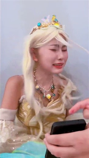 小丑和黑天使拯救被骗的白天使。#天使 #小丑 #超人不会飞