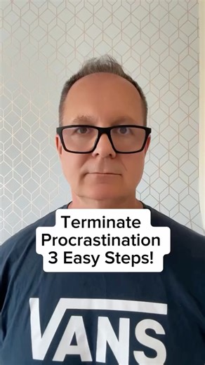 Michael Rodd | Exponential Growth Coach on Instagram: "Most entrepreneurs don’t have a time problem — they have a fear–reward loop problem. 🔬 Science shows your brain avoids tasks that feel uncertain, unrewarding, or identity-threatening. ✅ Make progress visible. ✅ Start smaller than you think. ✅ Align action with your exponential identity. That’s how you go from linear growth to exponential execution. • • • #procrastination #distraction #productivity #michaelrodd #entrepreneurlife #entrepreneu