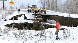 7.0 magnitude earthquake strikes near downtown Anchorage