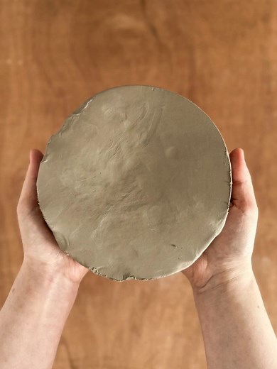 Every Spode Christmas Tree plate is shaped, refined and finished by the hands of our skilled makers. A journey of expert craftsmanship before it meets your festive tables 🎄 Shop the collection: https://bit.ly/4pjHXnI | Spode