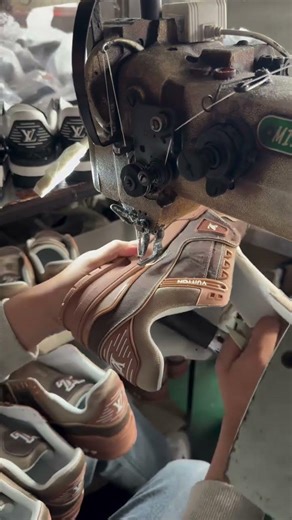 border Sewing machine
