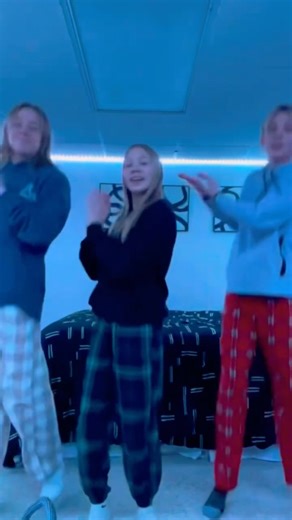 Pancake Dance Challenge #shorts #dance #fypシ #viraldance #subscribe #trending #funny #friends