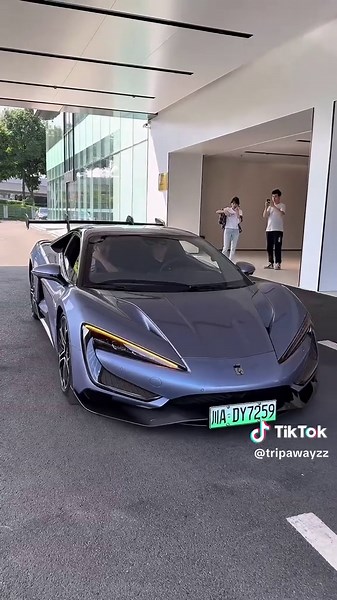 Απίστευτα αυτοκίνητα στην Κίνα που δεν χρειάζονται οδηγό!