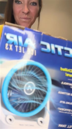 Stay cool with the Arctic Air Ice Jet X3, a compact personal cooler inspired by jet engine technology. It features dual cooling jets, a quiet 3-speed fan, adjustable airflow, and 2 mist modes for customized comfort. Just add water and ice to the insulated reservoir for up to 8 hours of cooling. With 7 color-changing LED lights, it’s perfect for any space. USB-C powered. 👏 @ontelproducts @stackinfluence #arcticair #arcticairpartner #ontelproducts #aircooler #spacecooler #targetfinds