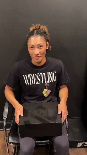 Unboxing the Pink Lemonade JB1s 🤩🍋💕 | Kennedy Blades