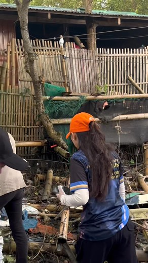 Youth Waves of Change: Environmental Stewardship in the Coastal Communities against Plastic Pollution The CAPSU Dayao Future Leaders of the Philippines, together with our dedicated volunteers, joined hands in the Clean-Up Drive 2025 at Brgy. Libas, Sitio Bay-bayon, Roxas City, Capiz. Through unity and action, we made a stand for our oceans collecting and removing plastic waste that threatens our coastal ecosystems. Each piece of trash collected is a step closer to a cleaner, healthier, and more 
