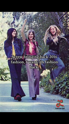 Reviving 70s Fashion Trends for Modern Style