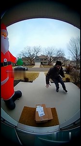 Robo de paque de Amazon 😂😱 #humor #humor #chistescortos #humornegrodominicano | Video en RD