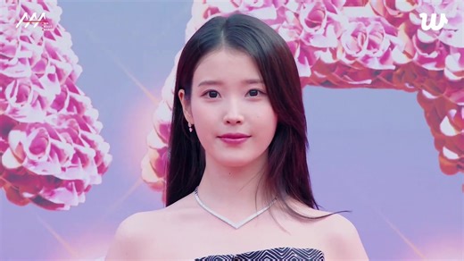 IU attends Asia Artist Awards 2025 in Kaohsiung, Taiwan. MC: “And the last to grace our 2025 (red carpet) is our grand finale, IU. She is the finishing touch and the highlight of our entire red-carpet event. She has crossed multiple genres, bravely and continuously challenging herself, once again proving her acting skills with her own strength as an actress.” IU Graces Kaohsiung #IUxAAA2025 아이유(IU) | IU Support Team