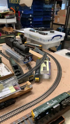 Hornby OO Gauge Class 86 Frank Hornby DCC Running Video