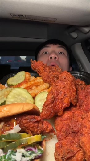 Derek Lam on Instagram: "David’s Hot Chicken @daveshotchicken #mukbang #viral #reels #fyp #foodie #explorepage #mukbangasmr #eating #foodtiktok #mukbangers #daveshotchicken #chickensandwich #macncheese #pickles"