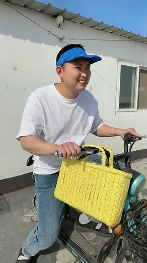 Handmade Bag Creation: DIY Craft Tutorial