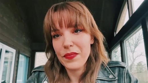 HALESTORM's LZZY HALE: 'When I Step On Stage, I Am Performing The Show Like This Is The Last Show That I'm Going To Ever Play'