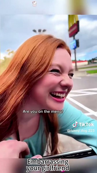 Embarrassing your girlfriend #embarrassing #fyp #funny #tiktok