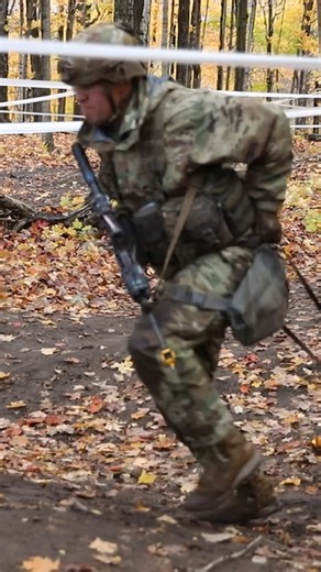 45K views · 1.8K reactions | Lifesaving skills in action. 喙⚡ #ClimbToGlory #E3B #10thMountain #ArmyTraining #Readiness | 10th Mountain Division | Facebook