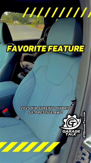This Dust Blue interior on our Kia America Sorento test vehicle has to be our favorite feature. #GTGarageTalk #Kia #Sorento #Hybrid #SorentoHybrid #3Row #SUV #CarReview #NewCar #TXAutowriters | GT: Garage Talk