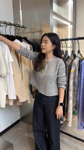 Stop waiting. Start creating. With Finch, your idea turn into something real.🤲 #clothingmanufacturer #customclothing #clothingbrandstartup #finchgarment #apparelbrand