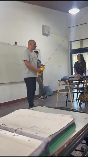 Conservación de la energía explicado con un péndulo simple #energíapotencial #física #energiacinetica | Profesor Soreira David