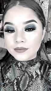 126K views · 4.9K reactions | Maquillaje azul con glitter ✨ Sigueme en instagram @_lucydiaz_ Productos utilizados Beauty Creations color base primer [Blue my mind] BPerfect Cosmetics carnival III palette Morana Cosmetics pestanas estilo fantasy NYX Professional Makeup jelly primer YLLashes base tono cocoa tarte cosmetics shape tape concealer Yllashes paleta de iluminadores Yllashes labial tono sofia | Lucy Diaz | Facebook