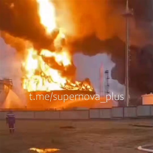 🔥 One of the AVT units at the Lukoil-Permnefteorgsintez plant is on fire. Namely, AVT-4, - ExilenovaAtmospheric vacuum distillation of oil is the main unit of primary oil processing at the refinery, where crude oil is separated into fuel fractions.