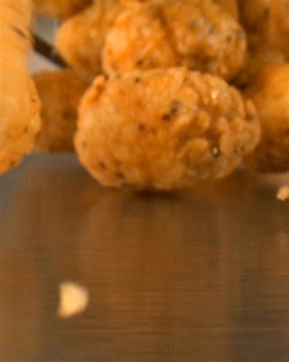 This box is cluckin’ wild—Chicken Bites & Fries for just $2?! Pull up or miss out. Esta oferta está pa’l desmadre—¡Bocaditos de pollo con papas por solo $2?! Lánzate o te lo pierdes. | Checkers and Rally's