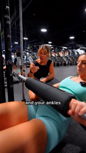 How to set up your Smith Machine Hip Thrusts 🍑 comment “COACHING” to work with us 👇 | Alena Cassisi