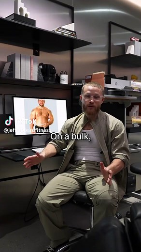 Optimal Weight Gain Speed for Bulking: Beginner to Advanced