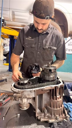 Playing with chains and wires this week - transfer case separation to remove some foreign matter & mechanical timing check and confirmation on a ZD30Di - | Naturaliste Automotive and Auto Electrical Repairs