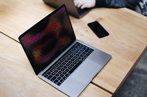 Some M1 Macs Affected By Fast User Switching Screensaver Bug