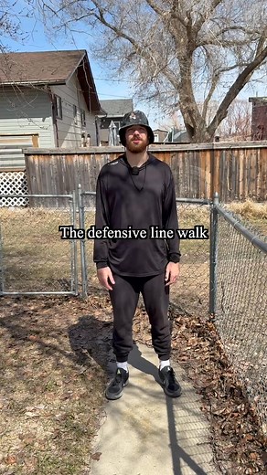 The defensive lineman walk | Nicholas Dheilly