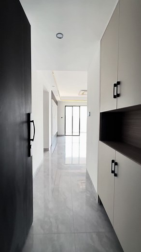 Experience contemporary living in this modern 2-bedroom apartment located in Kilimani. Exceptional design, carefully curated refined finishes, and a wealth of amenities that go beyond expectations combine to guarantee an elevated quality of life in this project. Amenities include: 🔸Swimming pool 🔸Fully equipped gym 🔸Kids’ play area 🔸Football pitch 🔸Rooftop terrace 🔸CCTV Surveillance 🔸Backup Generator Price: ▪️2 Bedroom (88sqm ) 9.7M If you are looking for a property to both live and/or in