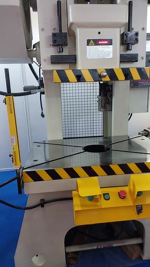 Automatically Machine 🤔 #machine #machining machin | Mechanical Skills & Tricks