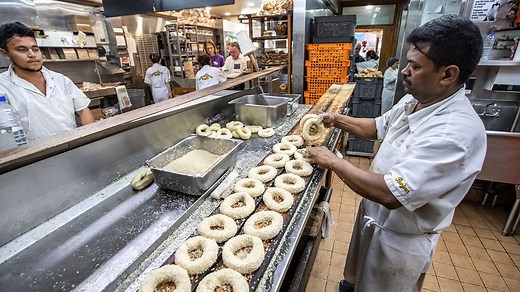 37K views · 762 reactions | Fairmount Bagel turns 100 this weekend, and they're sharing all their secrets for making the perfect bagel https://wp.me/p4Uzqt-6Dm2 | Montreal Gazette | Facebook