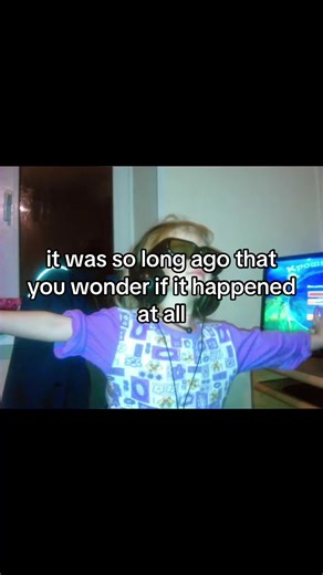 Do you miss the early 2000s? #nostalgia #nostalgiacore #2000snostalgia #2000sthrowback #childhood