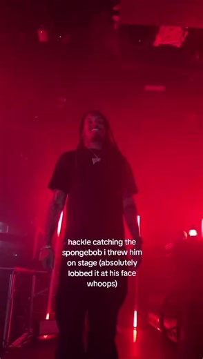 Hackle's Hilarious SpongeBob Moment on Stage