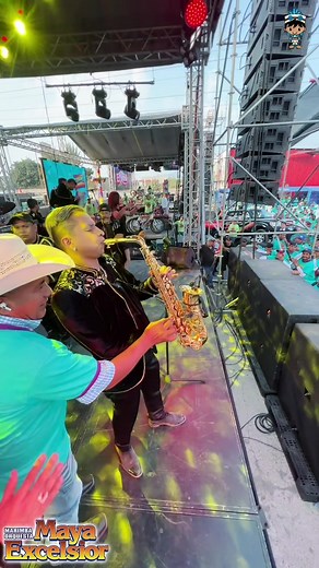 Jugo De Piña en Vivo - Tradición Maya Excelsior