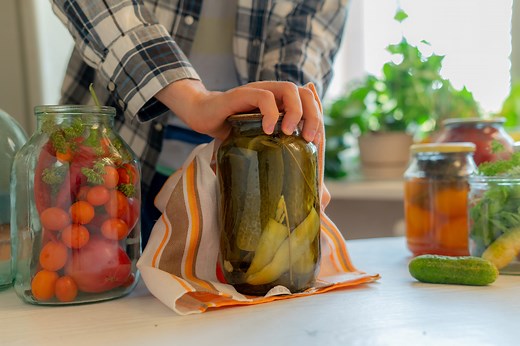 4 Shocking Health Benefits of Drinking Pickle Juice That Dietitians Want You to Know