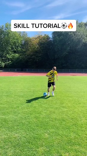 SKILL TUTORIAL⚽️🔥 #fy #4u #fyp #foryou #foryoupage #fypage #viral #soccer #tutorial