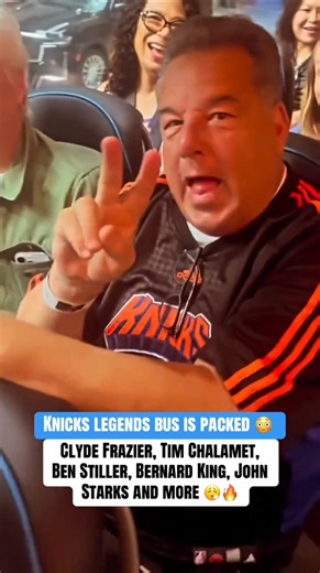 This bus was filled with NYC royalty 👑 #nyc #parade #Mecca #knicks