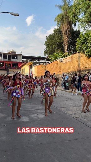 25K views · 322 reactions | En el desfile carnavalesco de putla 2025. #desfilecarnavalesco2025 #carnavalputleco2025 #putlequeando #Putla #oaxaca#culturaytradicion. | Putlequeando | Facebook
