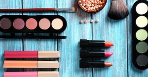 Tudod, mikor kell kidobni a sminktermékeket? Ezt kockáztatod, ha a lejárati dátum után használod őket