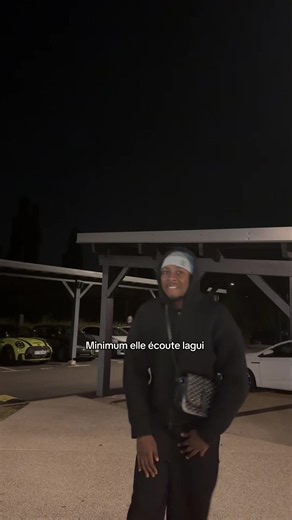 Minimum elle écoute Lagui — interprétation et contexte