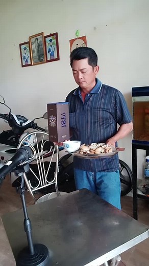 Preparing Shellfish Dishes with Alcohol Pairings