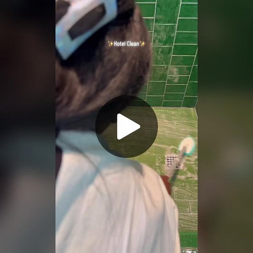 You know ya girl has issues w/ strangers bodily fluids 🤢… can’t take no chances! I’m cleaning everytime! 😅 #clean #cleantok #hotelclean #hotelcleaning #cleanwithme #cleaningmotivation #cleaningtips #cleaninghacks #organization #organized #momtok